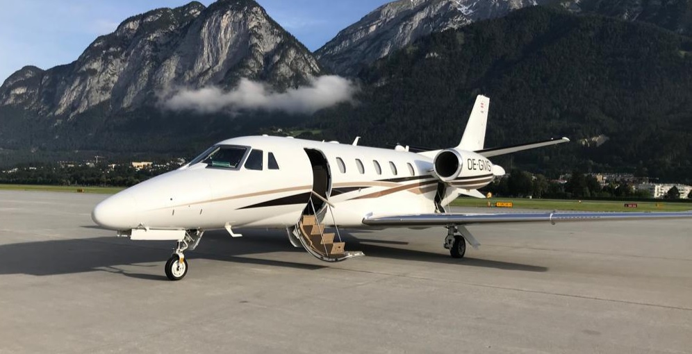 EXCLUSIV Dan Şucu şi Victor Căpitanu au cumpărat un avion şi intră pe piaţa zborurilor VIP