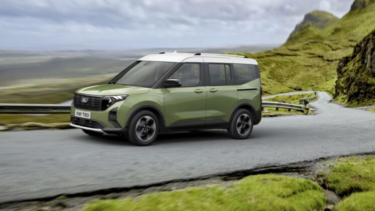 Ford E-Tourneo Courier (3