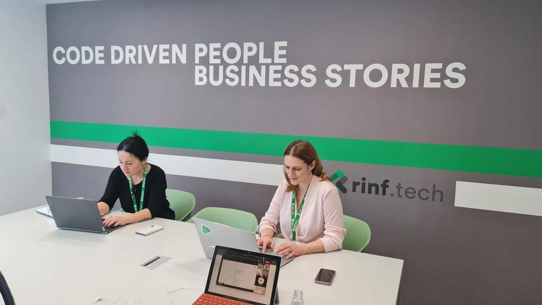 Economica.net – Outsourcing românesc. rinf.tech, companie de software şi consultanţă IT, cu birouri în SUA, Mexic, Turcia și UE, vrea să se extindă și în Polonia. Recent, a deschis un birou în Iași şi caută să recruteze 100 de specialişti IT