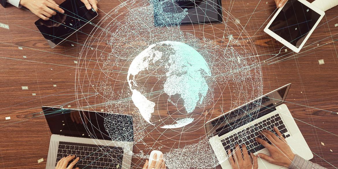 Un startup din SUA, specializat în detectarea manipulării informațiilor, inclusiv în campanii electorale, deschide un centru la București. CEO-ul, recrutat de la UiPath