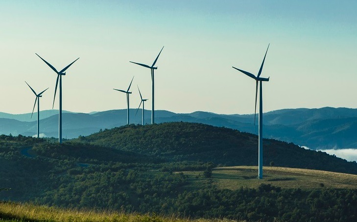 Patru noi parcuri eoliene în Caraș Severin, cu 500 MW și stocare, conform Acordurilor de mediu emise