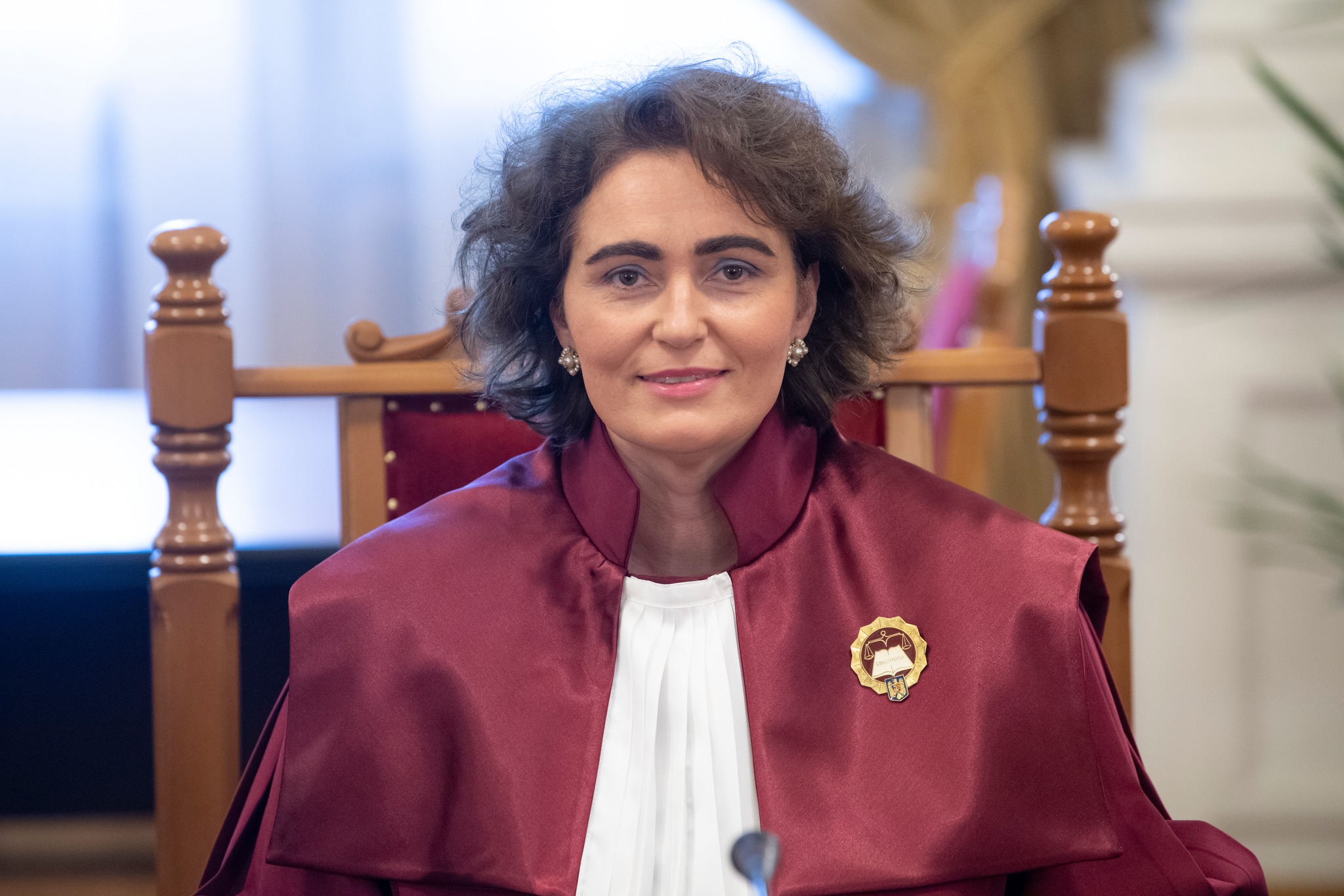 Judecătoarea Iuliana Scântei (opinie separată): CCR nu are competenţa de a analiza comportamentul şi opiniile candidaţilor la prezidenţiale - Economica.net