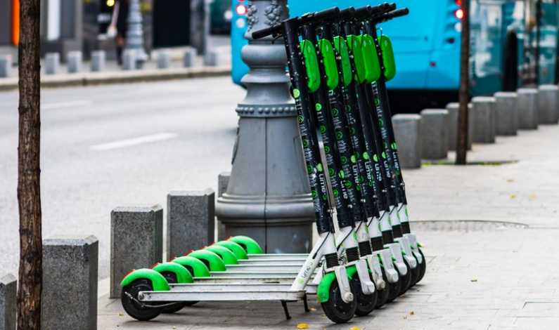 Economica.net – Trotinetele electrice de închiriat au fost interzise în Braşov