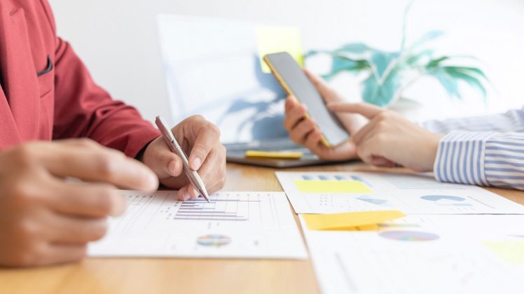 Cât mai valorează munca ta? O firmă din Constanţa vrea să angajeze ingineri constructori pe lefuri de 5.000 de lei – 7.000 de lei „în mână”  