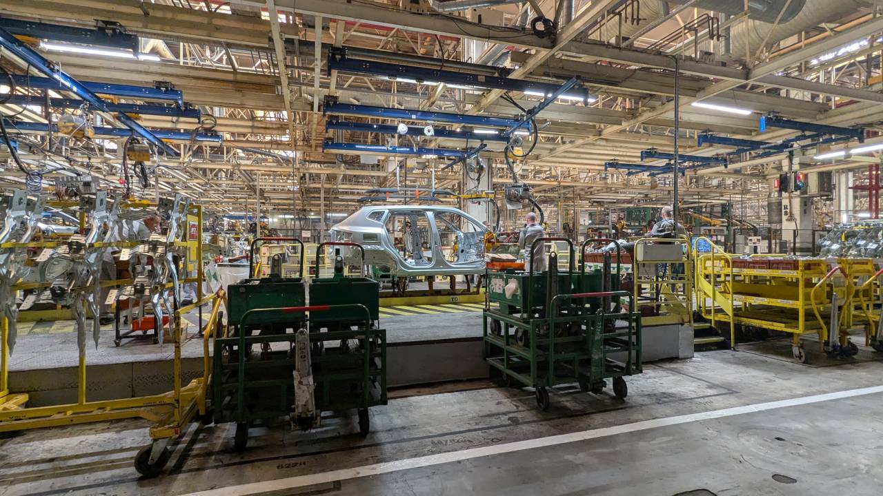 Producția de automobile a României a scăzut cu 2,6% în 2025 - Economica.net