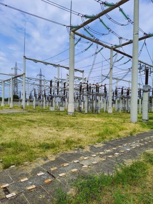 Electromontaj Carpați a semnat cu Transelectrica două contracte în valoare de peste 142 de milioane de lei pentru extinderea infrastructurii de transport a energiei electrice