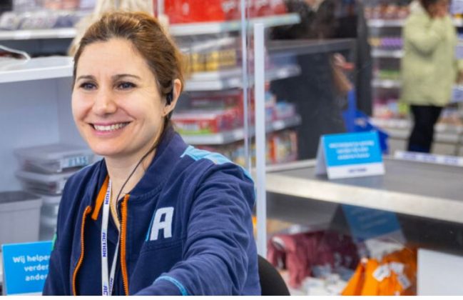 Reţeaua olandeză de produse ieftine Action intră în trei oraşe. Salariile nete pentru lucrători part time încep de la 1.500 de lei