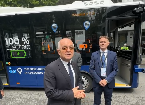 Premieră la Cluj-Napoca: Primul autobuz autonom testat joi - Viitorul mobilității urbane fără șoferi!