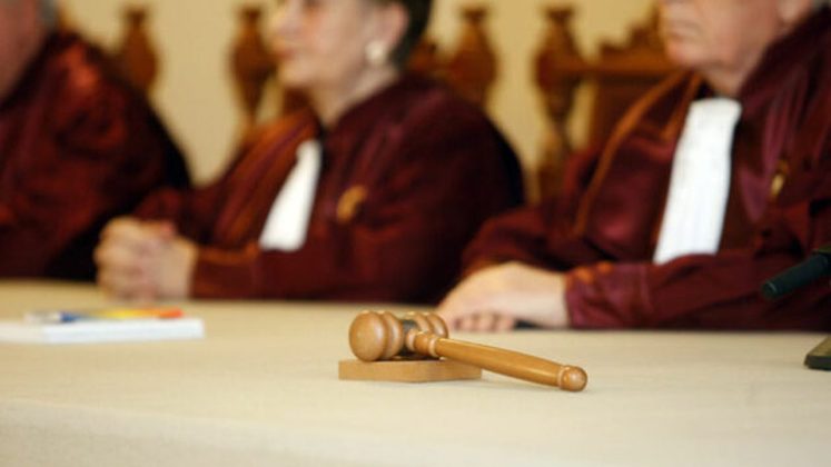 CCR: Excluderea de la procedura de achiziţie pentru că firma e subiectul unei investigaţii penale – o încălcare a prezumţiei de nevinovăţie