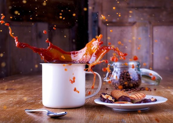 Războiul cafenelelor a izbucnit în România. Acuzații de evaziune fiscală, pentru că unii patroni vând cafeaua cu TVA redus de 11%, iar alții de 21%