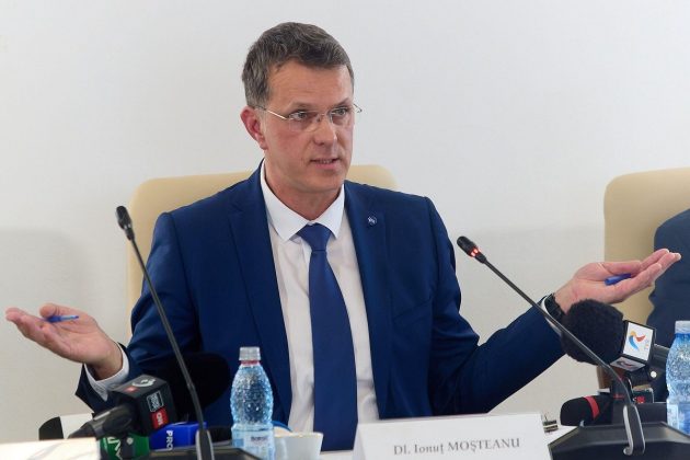 Ionuţ Moşteanu și-a dat demisia din funcția de ministru al Apărării