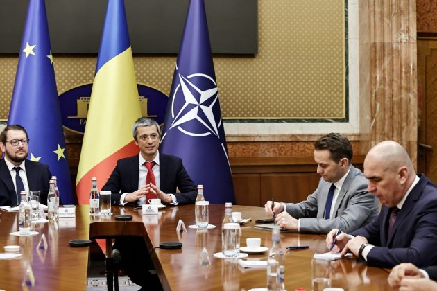 Premierul Bolojan – întrevedere cu o delegaţie de investitori internaţionali coordonată de gigantul american JP Morgan. Situaţia fiscal-bugetară a României – discutată la întâlnire