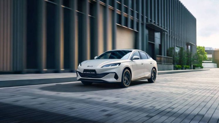 BYD va detrona Tesla din poziţia de cel mai mare producător de automobile electrice în 2025