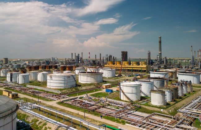 Rafinăriile Petromidia și Vega se opresc pentru 30 de zile – surse.  Moment foarte prost pentru România