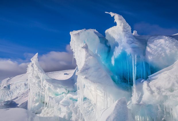 Zăcăminte uriaşe de aur, argint şi cupru din Antarctica încep să fie expuse de topirea gheţurilor – studiu