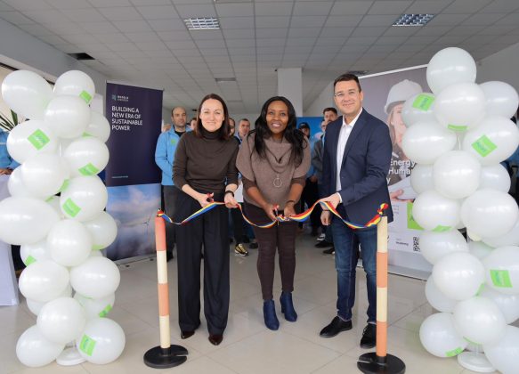 RenewAcad și Rezolv Energy au inaugurat oficial astăzi primul centru de formare în energie regenerabilă din Buzău. 100 de locuri gratuite de formare sunt oferite locuitorilor din regiune