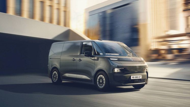 Varianta de serie a Renault Trafic E-Tech electric, prezentată la Solutrans 2025