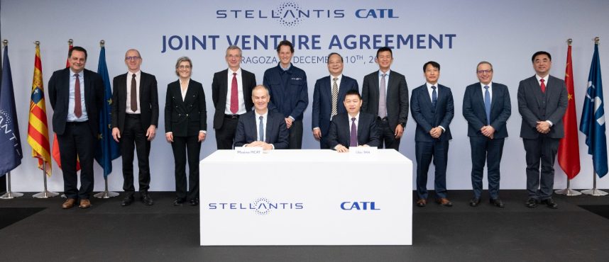 Stellantis și chinezii de la CATL au început construcția celei mai mari fabrici de baterii pentru mașini electrice din Spania