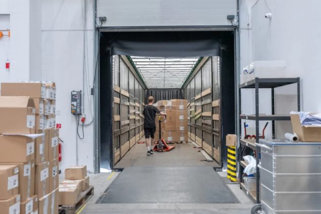 Poșta Austriacă cumpără 70% în euShipments.com, prezentă și în România