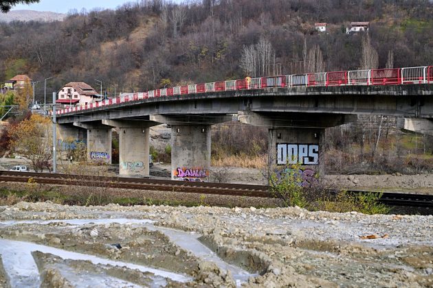 FOTO Podul peste râul Prahova din Breaza intră în reparații