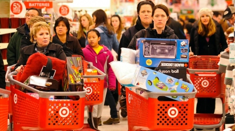 Black Friday 2026: Șapte din 10 români vor să cumpere în campanie, maximul ultimilor patru ani. Studiu
