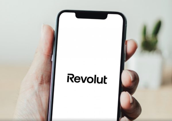 Anunț mare de la Revolut! Se întâmplă după ani de așteptare. Are licență completă în Marea Britanie