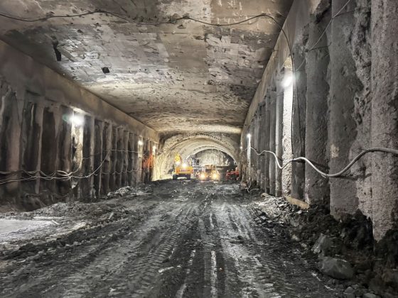 VIDEO Autostrada A1 Lugoj – Deva: UMB și bosniacii lucrează fără pauză la tunelurile „urșilor”, în ciuda ploii și terenului saturat de apă