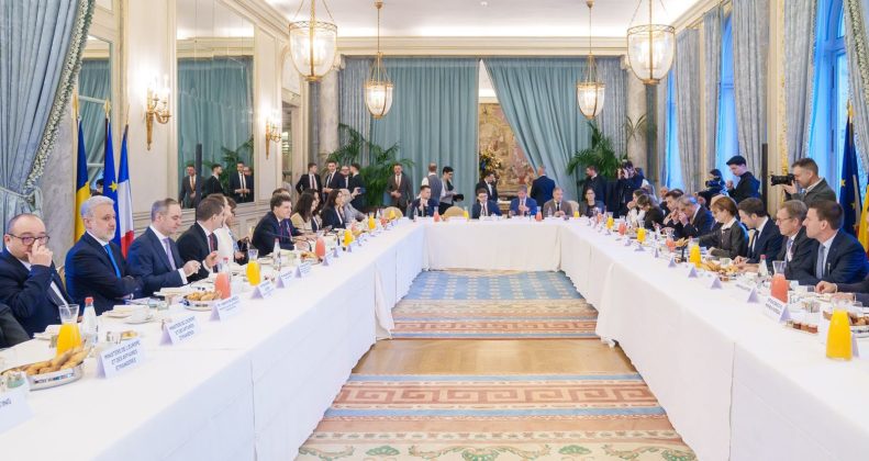 Nazare, la o întâlnire cu investitorii francezi: România este interesată să dezvolte parteneriate public-private în domenii cheie. Franţa are experienţă solidă în PPP-uri, inclusiv în sănătate şi infrastructură
