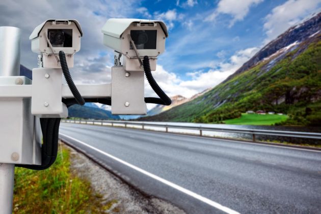 Franța schimbă legislația rutieră. Depășirea limitei de viteză cu peste 50 km/h poate duce la închisoare