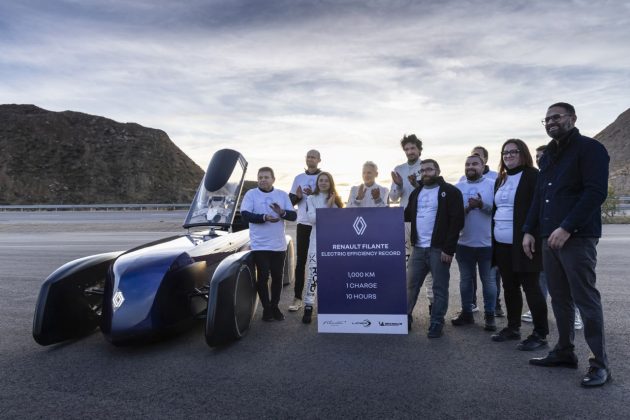 Conceptul electric Renault Filante, dotat cu baterie de 87 kWh, a parcurs peste 1.000 km cu o singură încărcare
