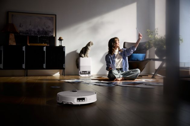 Noul aspirator robot Roborock Qrevo EdgeT, cu o înălțime de doar 7,98 cm, a fost lansat în România