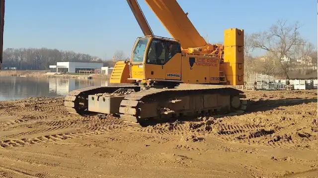 VIDEO Autostrada Bucureștiului A0: Umbrărescu a adus șenilate la Cernica, pe lotul 4 Nord - Economica.net