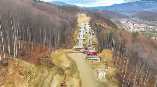 VIDEO A1 Sibiu – Pitești, secțiunea 3: Cum mai arată lucrările la unul dintre cele mai spectaculoase loturi de autostradă