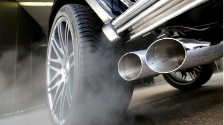 Nostalgia pentru motoarele clasice e la „modă”. Preferinţa pentru mașinile electrice scade şi tot mai mulţi cumpărători aleg automobilele pe benzină şi motorină – (studiu EY  Mobility Consumer Index)