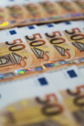 Lagarde respinge un impozit pe capitalul care nu rămâne în Europa şi susţine stimulentele