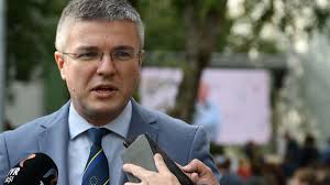 Noul ministru al economiei vine cu amenințări: Vor pleca sau vor plăti! Nu îi iartă pe cei care distrug companiile de stat