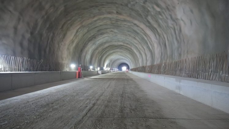 VIDEO Autostrada A1 Lugoj – Deva: Imagini noi cu primele tuneluri construite de Umbrărescu. Când vor fi gata