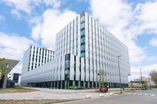 Gigantul IT olandez ASML a ajuns la o valoare de piață de 500 de miliarde de dolari, după ce TSMC, cel mai mare producător de cipuri din lume, a anunțat că-și crește cheltuielile