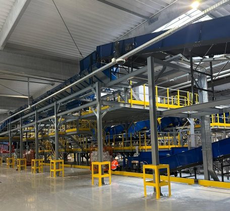Fan Courier a devenit grup de firme, după ce a achiziționat și brokerul vamal Marian’s Trading. Afacerile Fan au ajuns la 310 milioane de euro, dar cu profit în scădere de 40% față de 2024