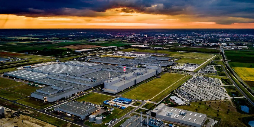Mercedes a început la fabrica sa din Kecskemét (Ungaria) producția la noul model complet electric GLB