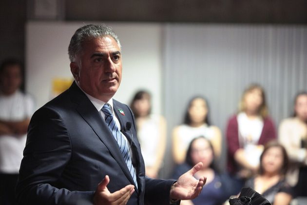 Reza Pahlavi, fiul fostului șah al Iranului, le cere protestatarilor să se pregătească pentru a prelua controlul asupra centrelor marilor orașe din țară