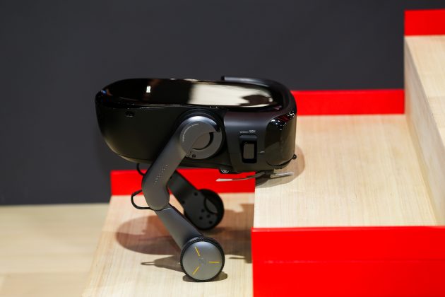 Roborock prezintă primul aspirator robot din lume care se deplasează pe picioare cu roți