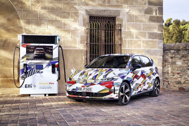 Volkswagen a vândut anul trecut mai multe mașini electrice decât rivala Tesla