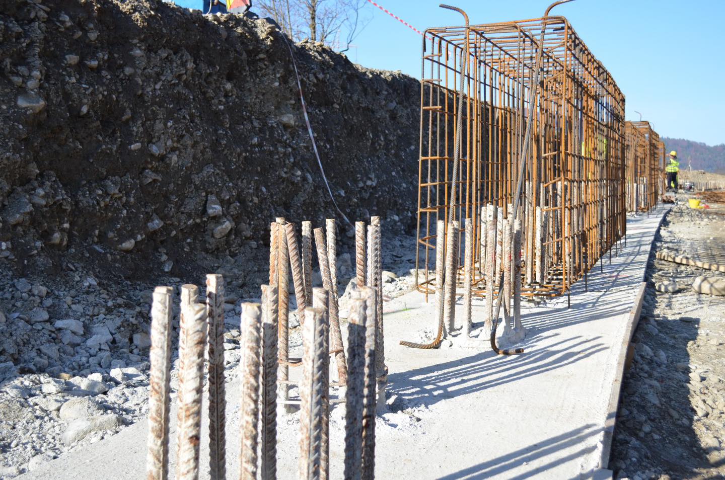 "Autostrada" de pe Valea Doftanei: Construcții Erbașu a ajuns la un stadiu de 12% la alternativa pentru Valea Prahovei - Economica.net