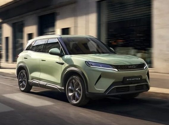 BYD a lansat în România un vehicul „super-hibrid” cu dimensiuni apropiate de Dacia Duster