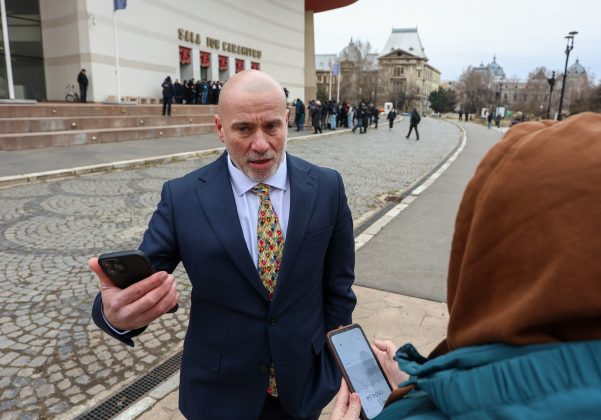 Ministrul Culturii a cedat în fața protestelor artiștilor. Demeter Andras: Am dispus încetarea  măsurilor de control a timpului de muncă în instituțiile de spectacol