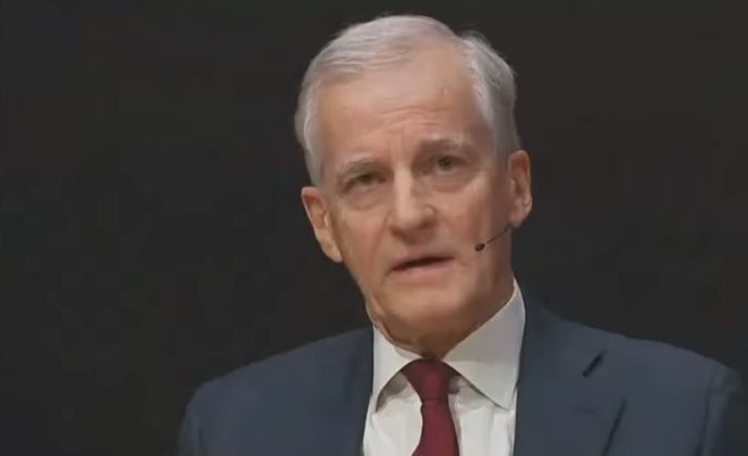Norvegia se plasează sub umbrela nucleară franceză, anunță premierul Jonas Gahr Store