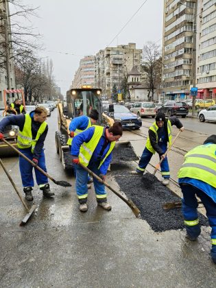 PMB anunță că a început plombarea străzilor din Capitală. Instituția a găsit până acum 585 de gropi pe 76 de artere