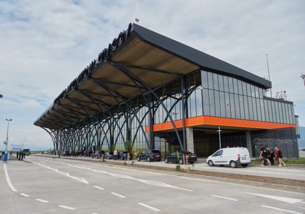 Aeroportul Internațional Brașov – Ghimbav se extinde. Contract de 49 de milioane de lei, lansat la licitație