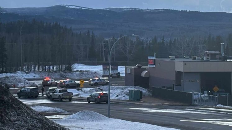 Zece morţi, inclusiv atacatorul, după un atac armat într-o şcoală din Canada